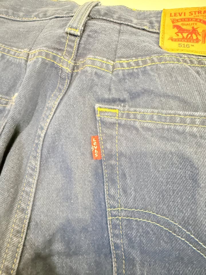 Vintage Levi’s 516 Red Tab Jeans — W34 L32 | Classic Blue Denim
