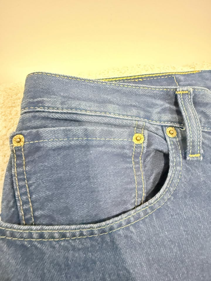 Vintage Levi’s 516 Red Tab Jeans — W34 L32 | Classic Blue Denim
