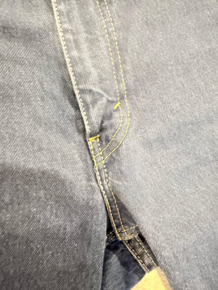 Vintage Levi’s 516 Red Tab Jeans — W34 L32 | Classic Blue Denim